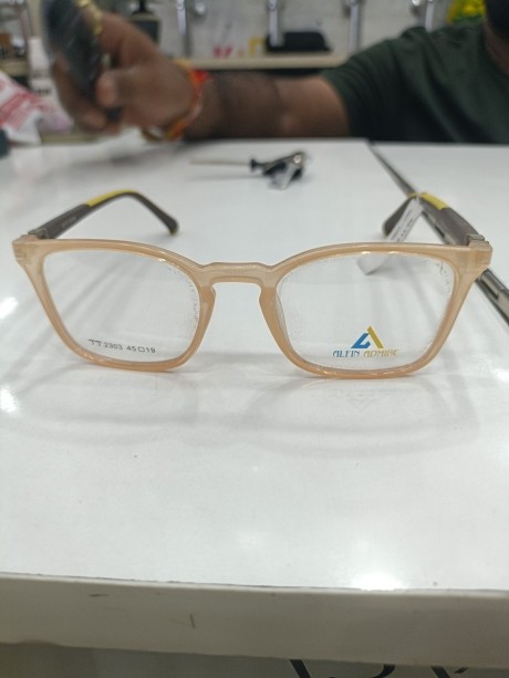 Baby sheet frame