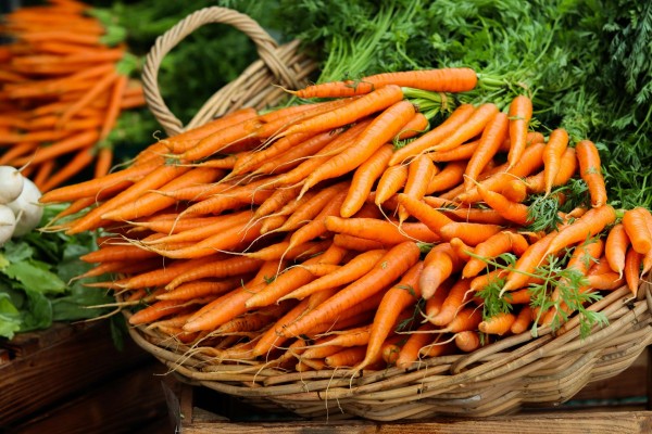 Carrots (गाजर)