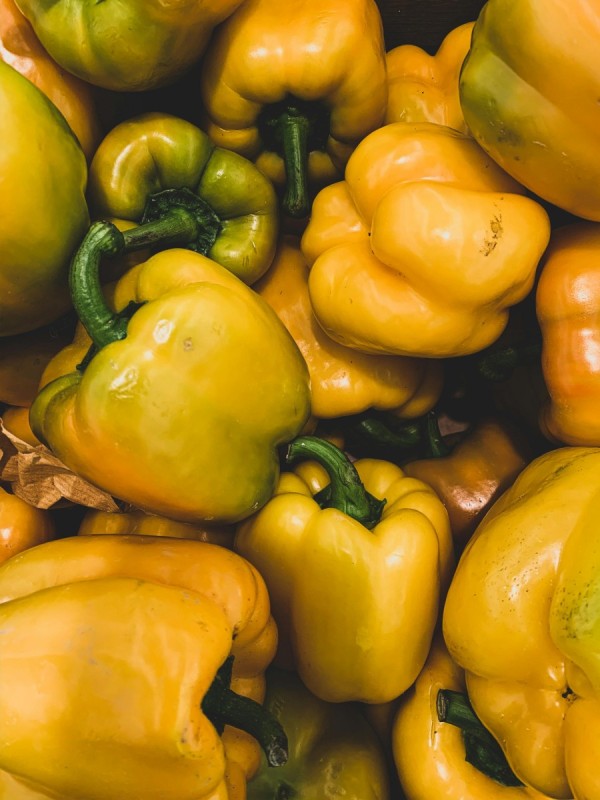 Yellow Capsicum (शिमला मिर्च)