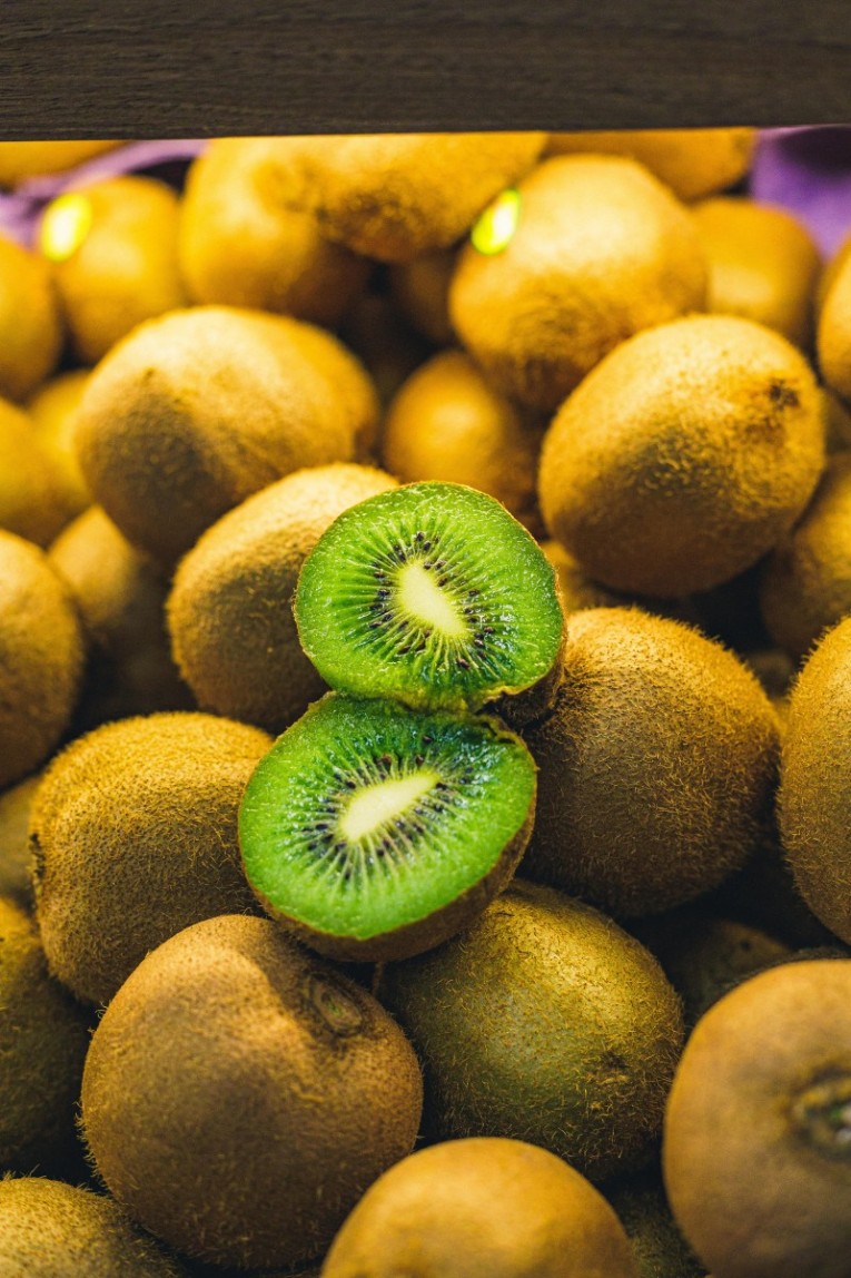 कीवी (Kiwifruit) 500 gm