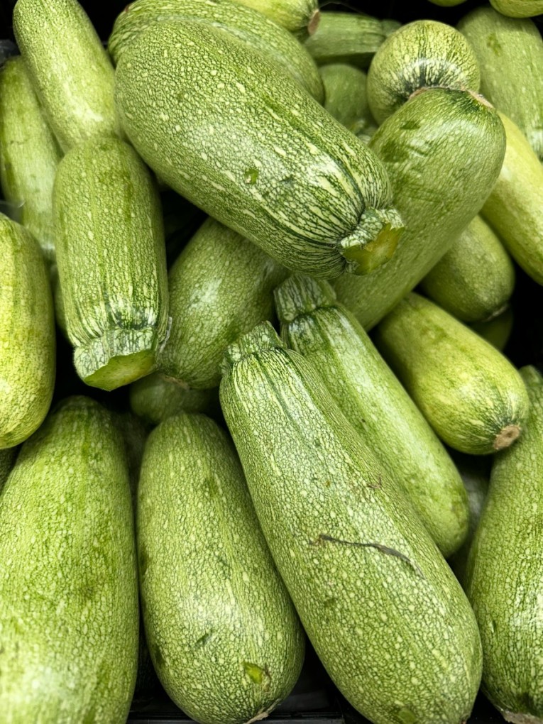 हरा कद्दू (Green KadduZucchini) 250 gm (2)