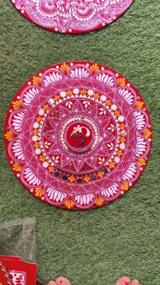 Wall hanging 14 inch round