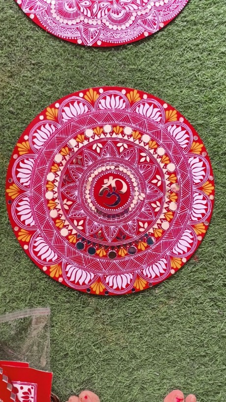 Wall hanging 14 inch round